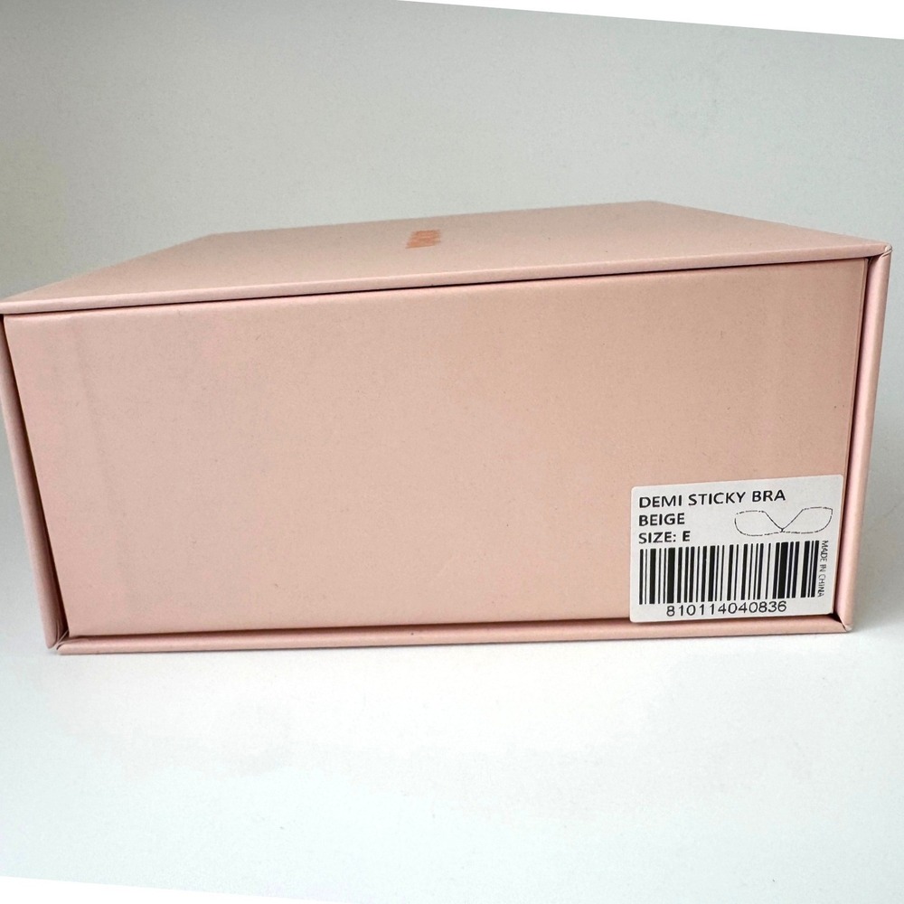 BOOMBA Demi Sticky Bra Beige Size E Strapless Adhesive Silicone NEW - Picture 4 of 6